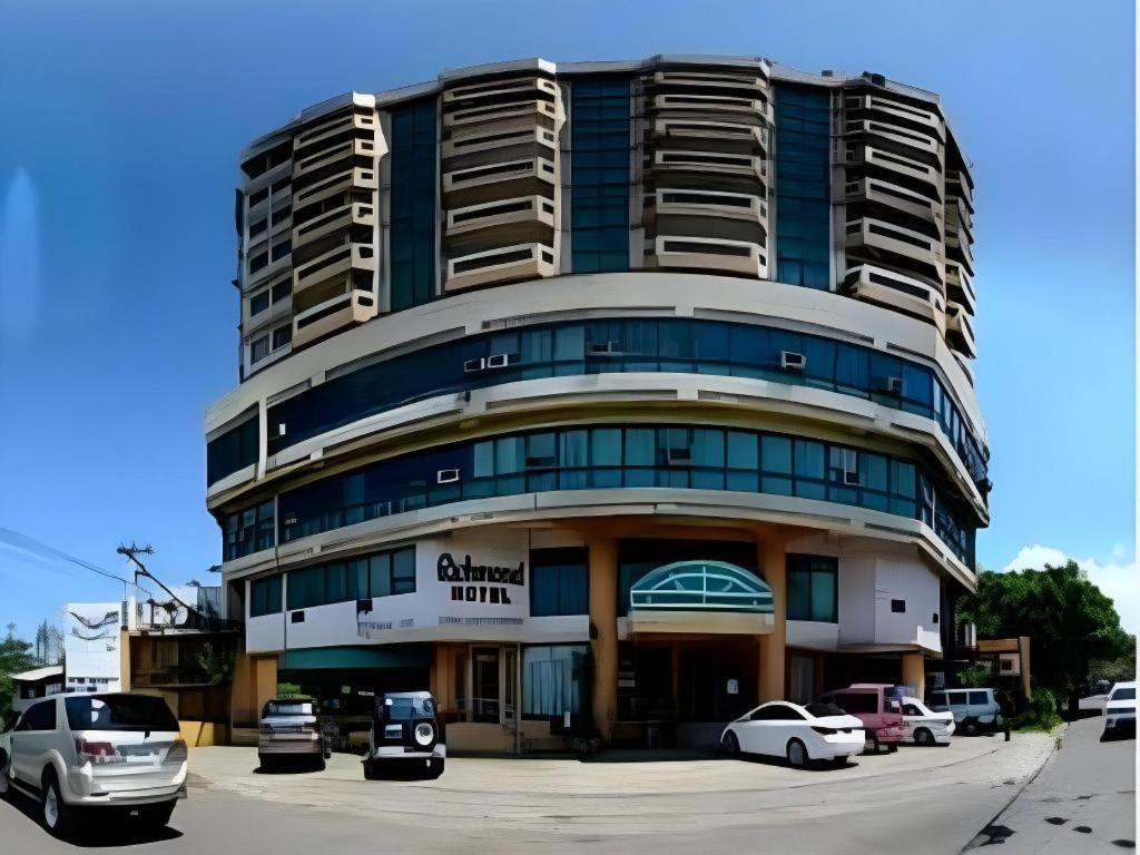 فندق ريتشموند بلازا Tabok المظهر الخارجي الصورة