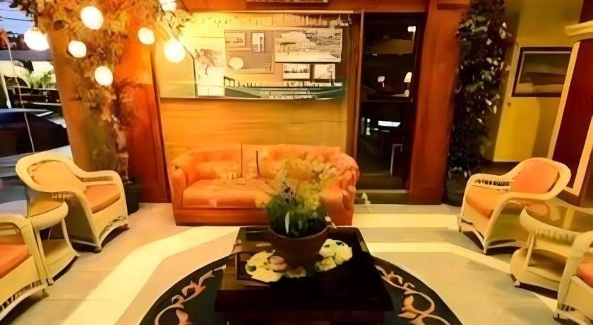فندق ريتشموند بلازا Tabok المظهر الخارجي الصورة
